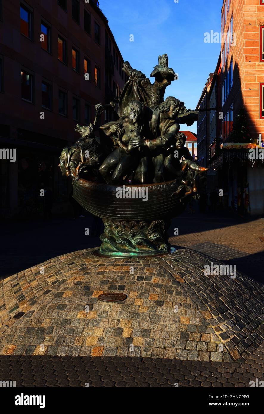 Bayern, Nürnberg, Brunnen, Skulptur, Kunst, Kultur, das Narrenschiff eine Nürnberger Brunnenskulptur in der Altstadt oder Innenstadt. Stock Photo