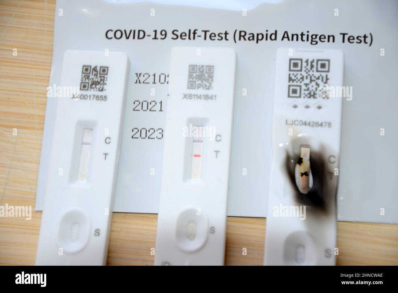 rapid lateral flow device test kit, LFT Stock Photo Alamy
