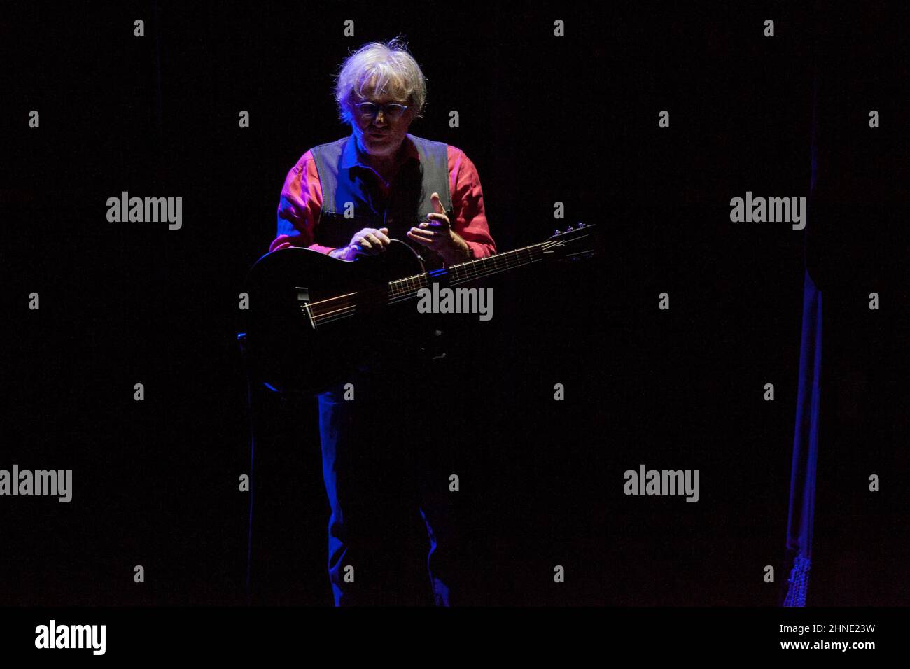 Federico Buffa talks about the meeting between the football player Gigi Riva and the singer-songwriter Fabrizio De Andrè on the stage of the Duse Theater in Bologna. (Photo by Carlo Vergani / Pacific Press/Sipa USA) Stock Photo