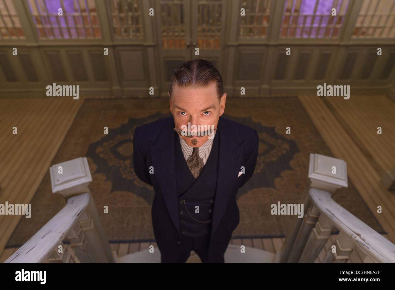 DEATH ON THE NILE (2022) KENNETH BRANAGH  KENNETH BRANAGH (DIR)  20TH CENTURY STUDIOS/MOVIESTORE COLLECTION Stock Photo