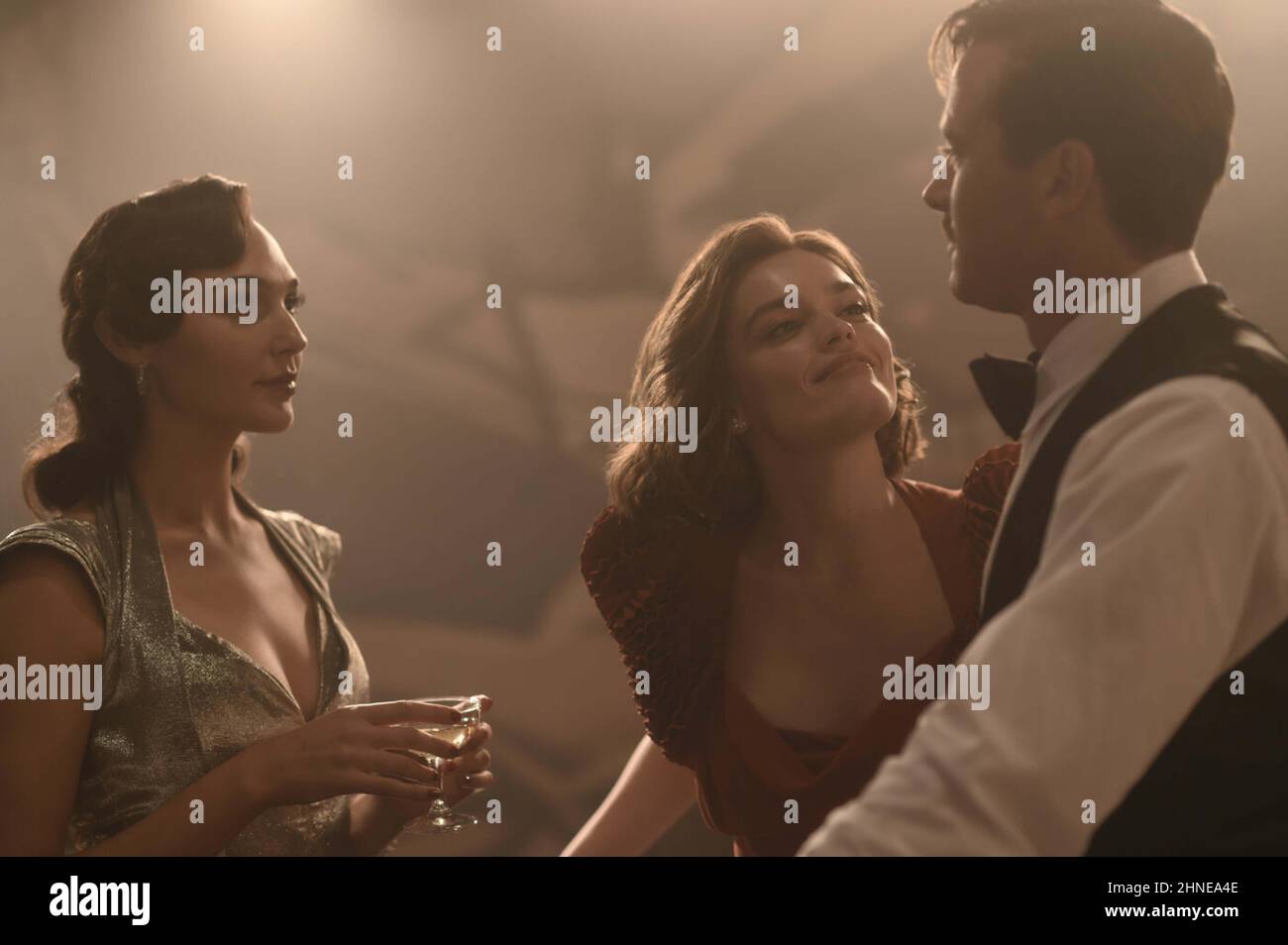 DEATH ON THE NILE (2022) GAL GADOT EMMA MACKEY ARMIE HAMMER