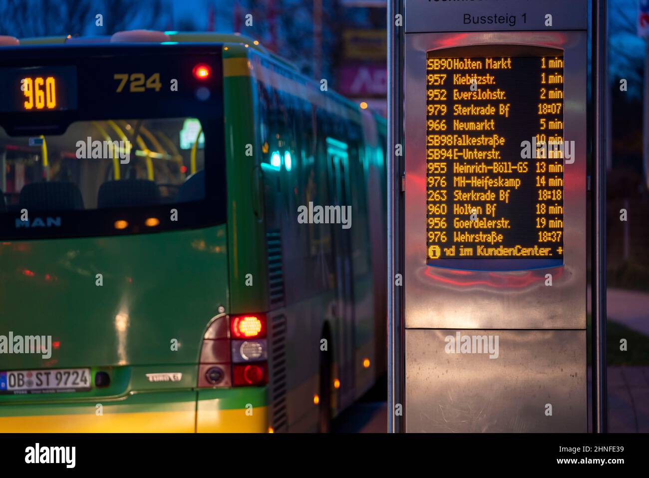 979 Bus Route Timing Bus Timetable Display Bus Stop High Resolution Stock Photography And Images  - Alamy