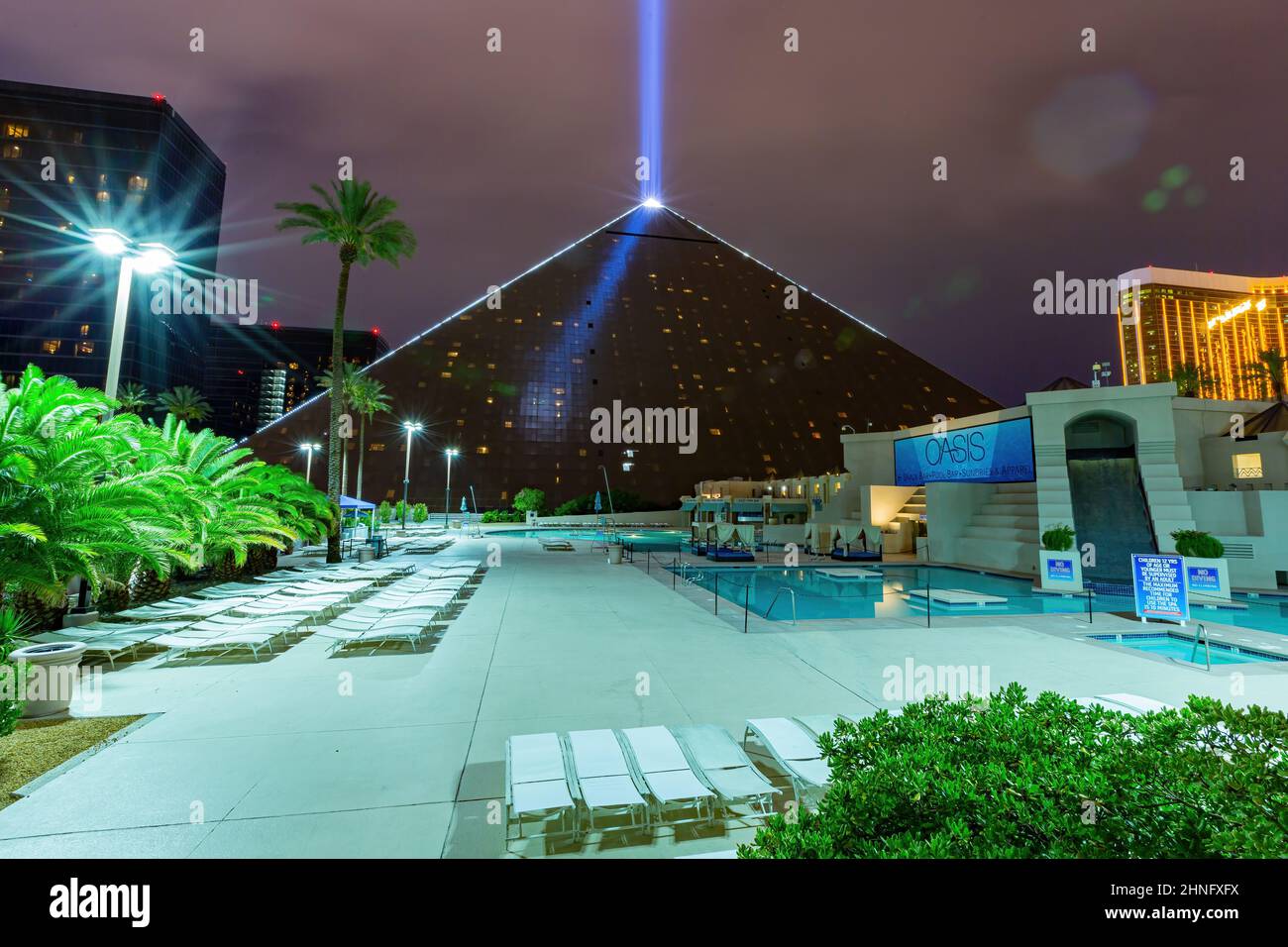 Las Vegas, AUG 6 2015 - Night view of the Luxor Hotel and Casino Stock Photo