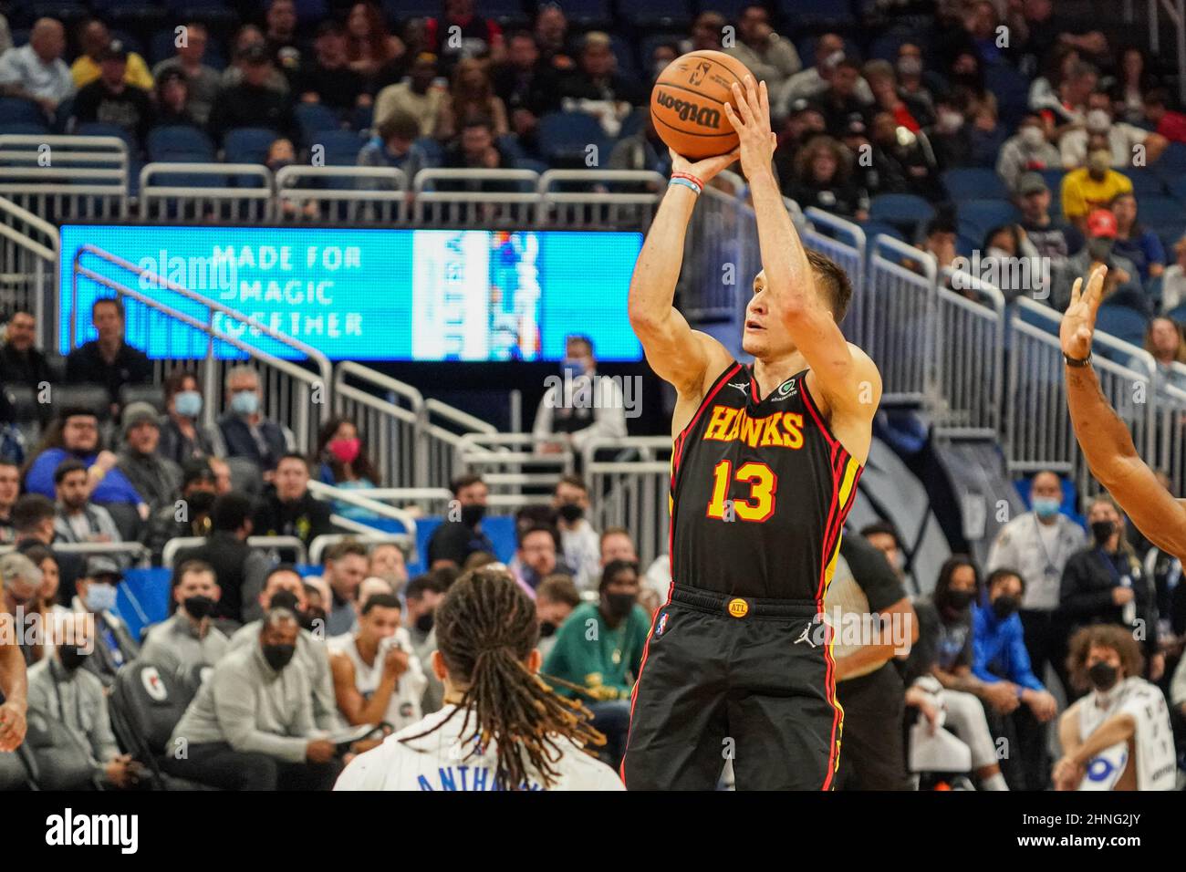 Three point shooting hires stock photography and images Alamy