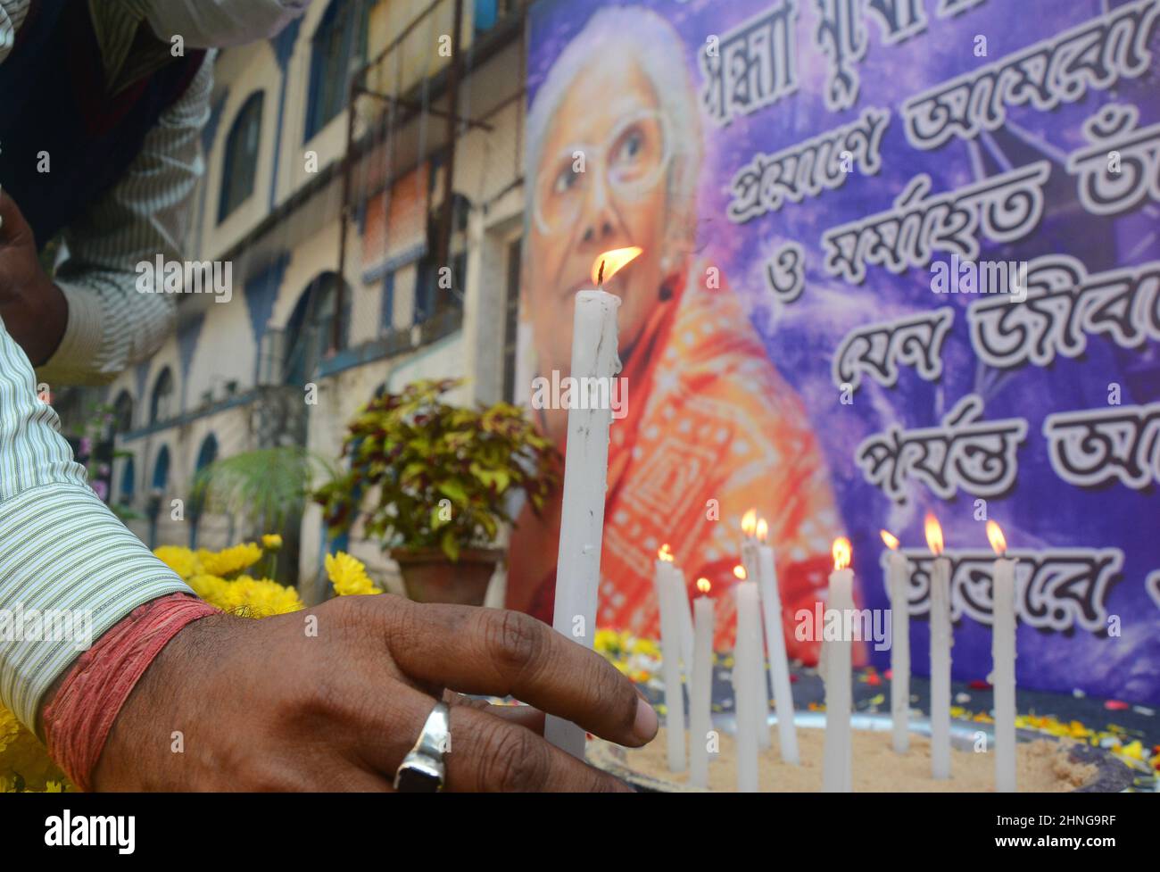Kolkata, West Bengal, India. 16th Feb, 2022. Candle light tribute to