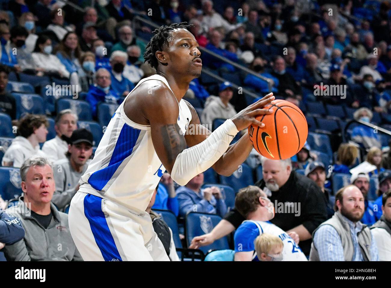 February 16, 2022 Saint Louis Billikens guard Jordan Nesbitt (15) gets