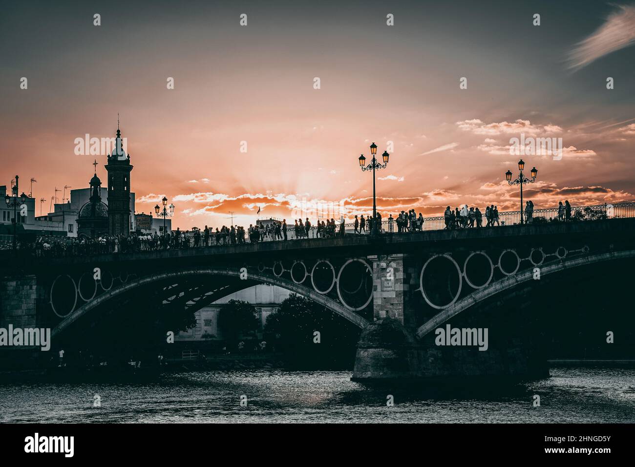 Puente de triana sevilla hi-res stock photography and images - Alamy