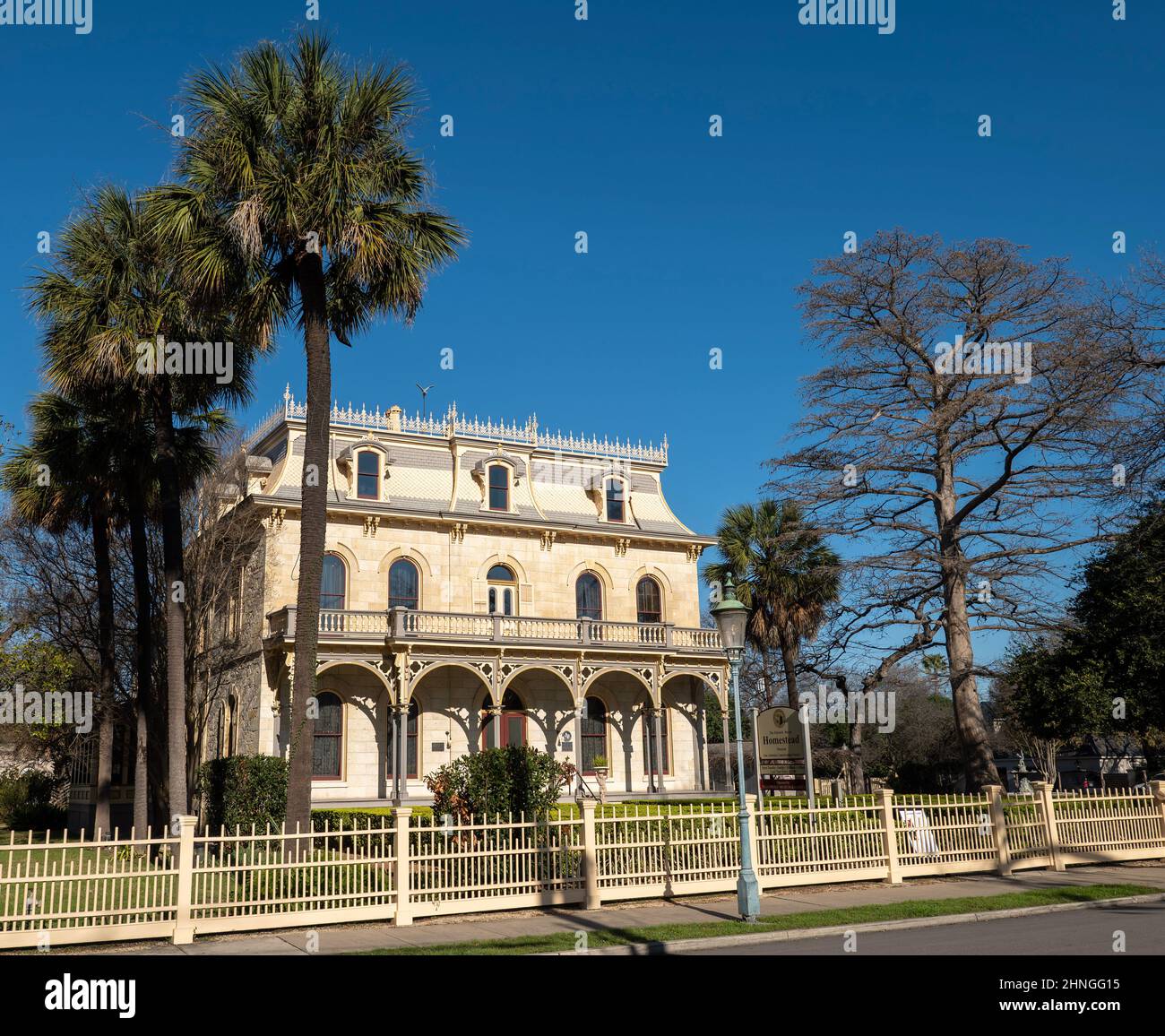 SAN ANTONIO, TX - 24 JAN 2020: Beautiful old limestone house in the King William Hisoric District on a sunny day, the Edward Steves Homestead museum i Stock Photo