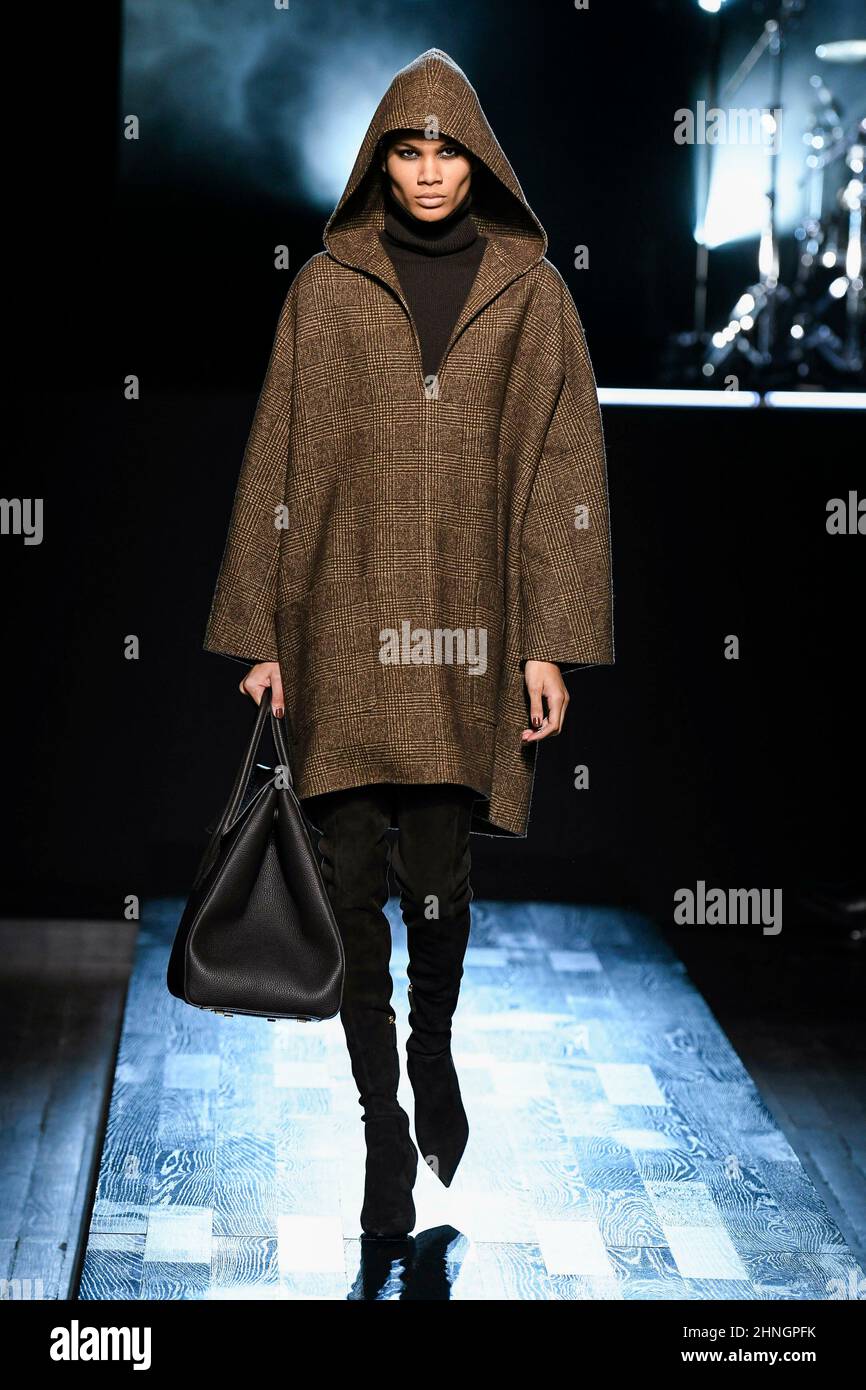 MICHAEL KORS Fall/Winter 2022-23 Runway during New York Fashion Week,  February 2022 - New York, Unites States of America. 15/02/2022 Stock Photo  - Alamy