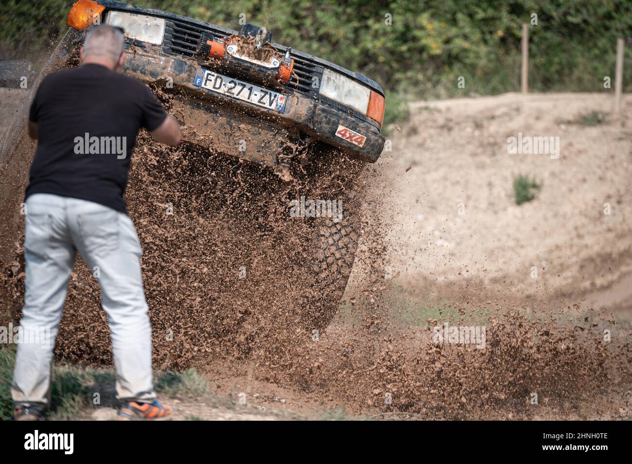 Second generation Range Rover jumping Stock Photo - Alamy