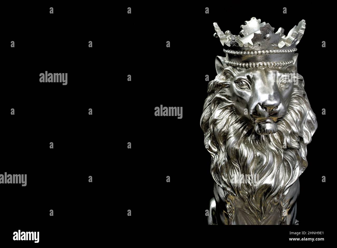 big head lion statue with crown Stock Photo Alamy