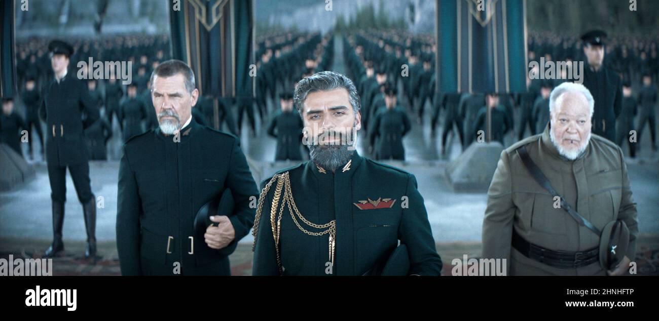 JOSH BROLIN, OSCAR ISAAC and STEPHEN MCKINLEY HENDERSON in DUNE (2021