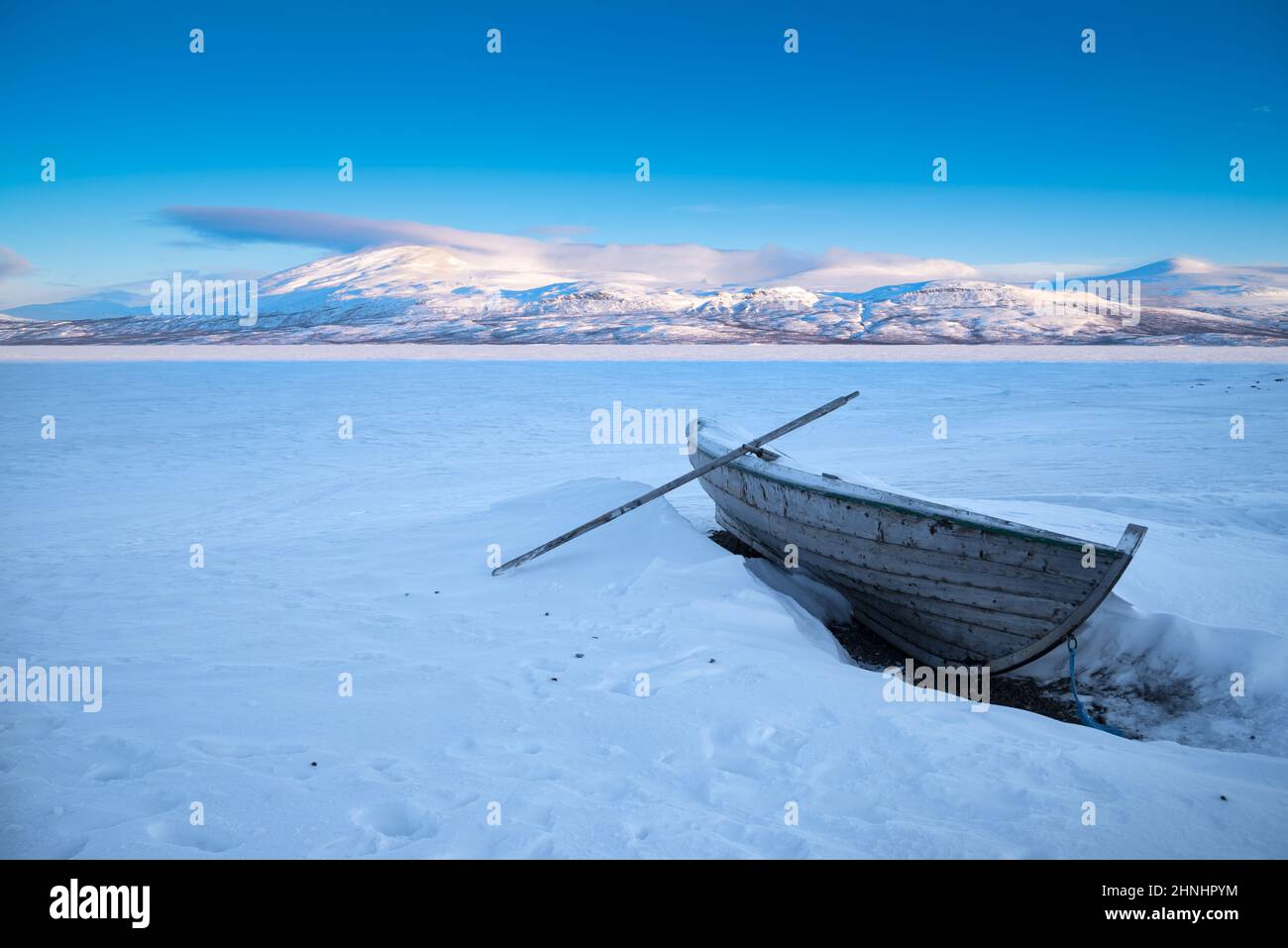 Rowing boat frozen hi-res stock photography and images - Alamy