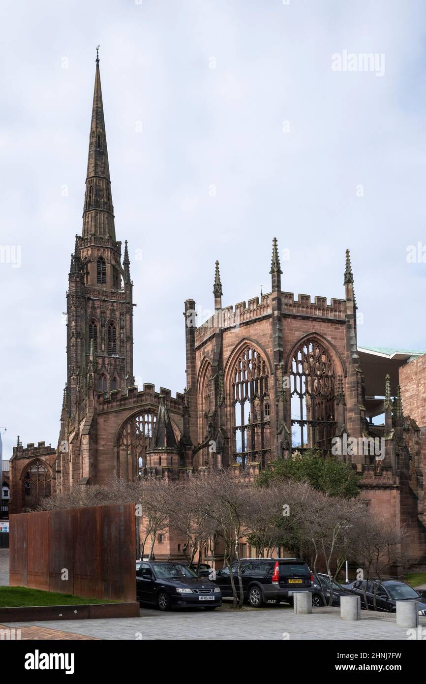 Coventry, UK.  17 February 2022.  A general view of Coventry Cathedral.  Labour leader Sir Keir Starmer is reported to have laughed off a strike by members of Unite in Coventry, as a local Labour-run council and refuse collection workers remain in a dispute over pay.  Credit: Stephen Chung / Alamy Live News Stock Photo