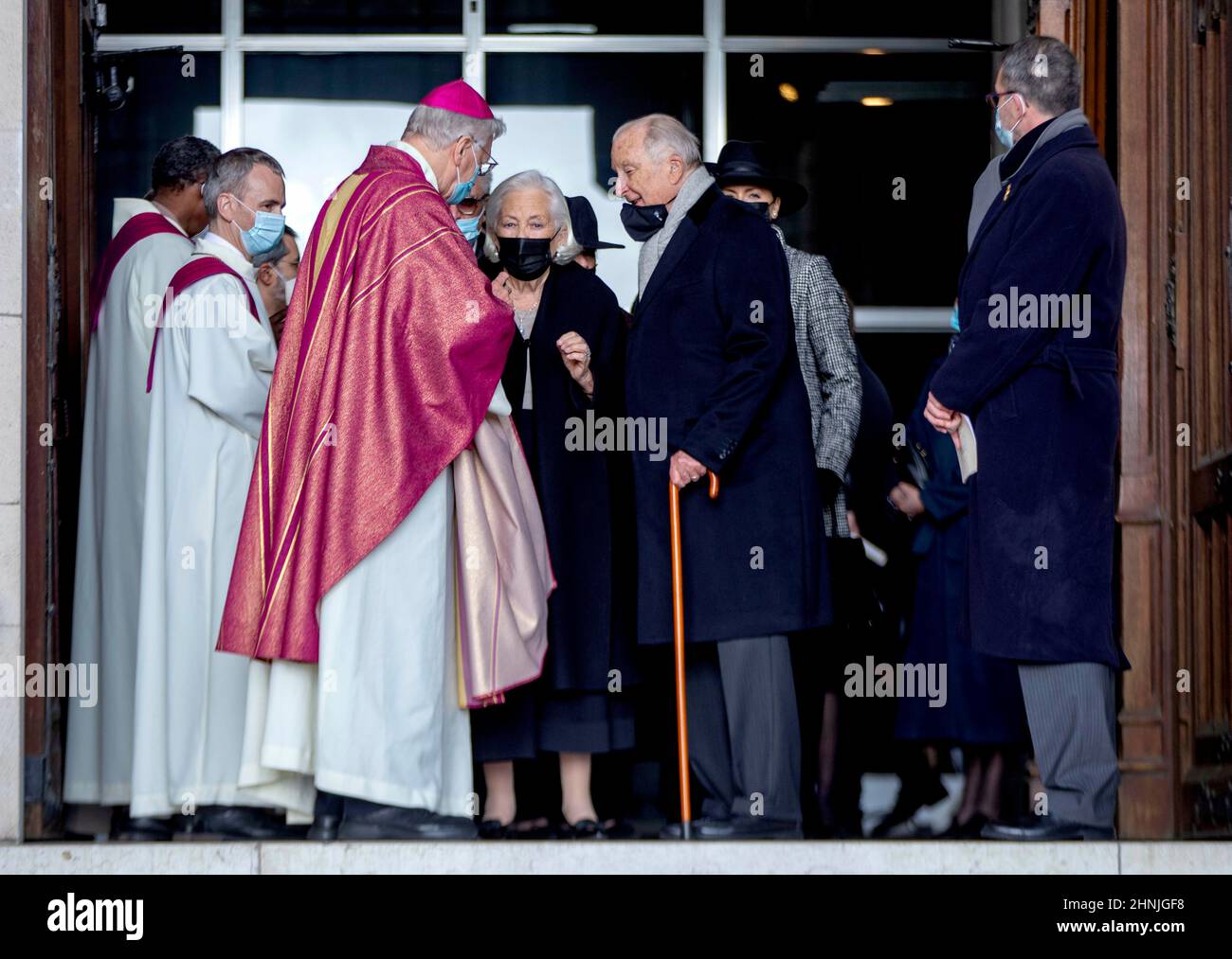 Brussel, Belgien. 17th Feb, 2022. King Albert II and Queen Paola of Belgium  leave at the Onze-Lieve-Vrouwkerk in Laken, on February 17, 2022, after  attended the annual Eucharistic celebration in memory of