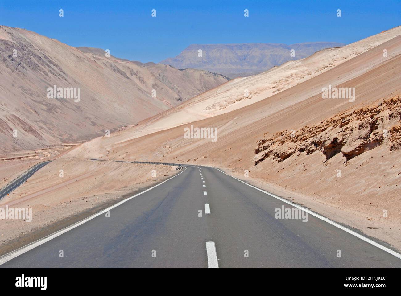 International road , route 11 CH, Arica (Chile)-La Paz (Bolivia) near Putre, Chile Stock Photo