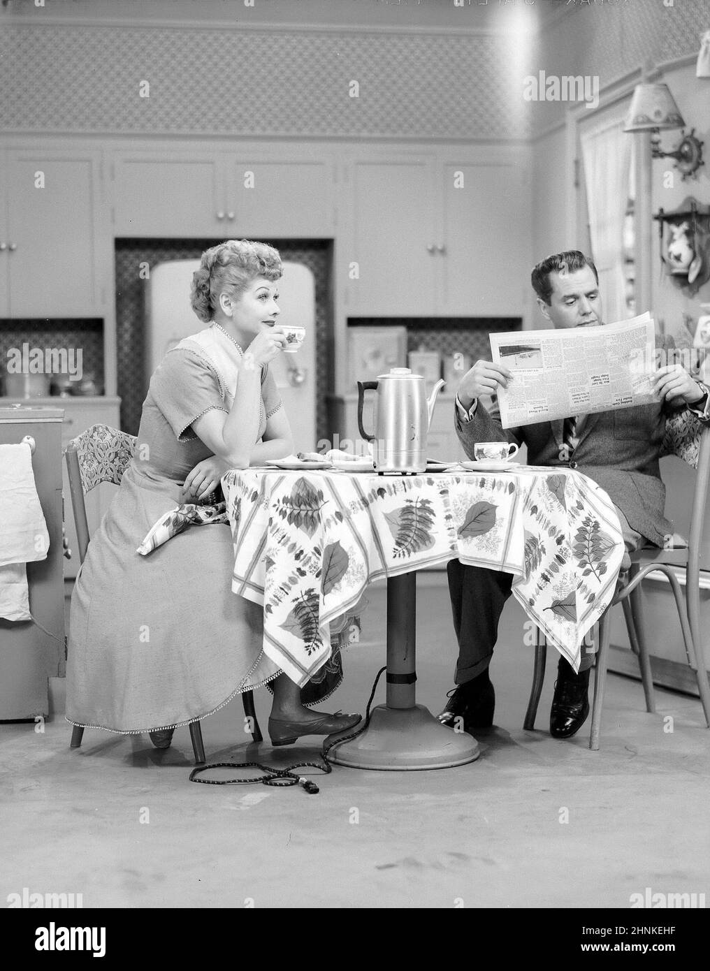 LUCILLE BALL and DESI ARNAZ in I LOVE LUCY (1951). Credit: CBS-TV / Album Stock Photo