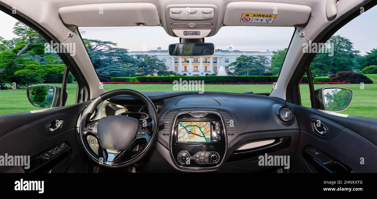 Car windshield view over the White House, Washington DC, USA Stock Photo