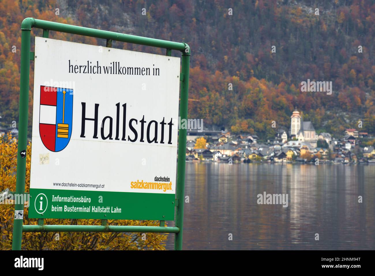 Hallstatt am Hallstätter See im Herbst, Österreich, Europa - Hallstatt on Lake Hallstatt in Autumn, Austria, Europe Stock Photo