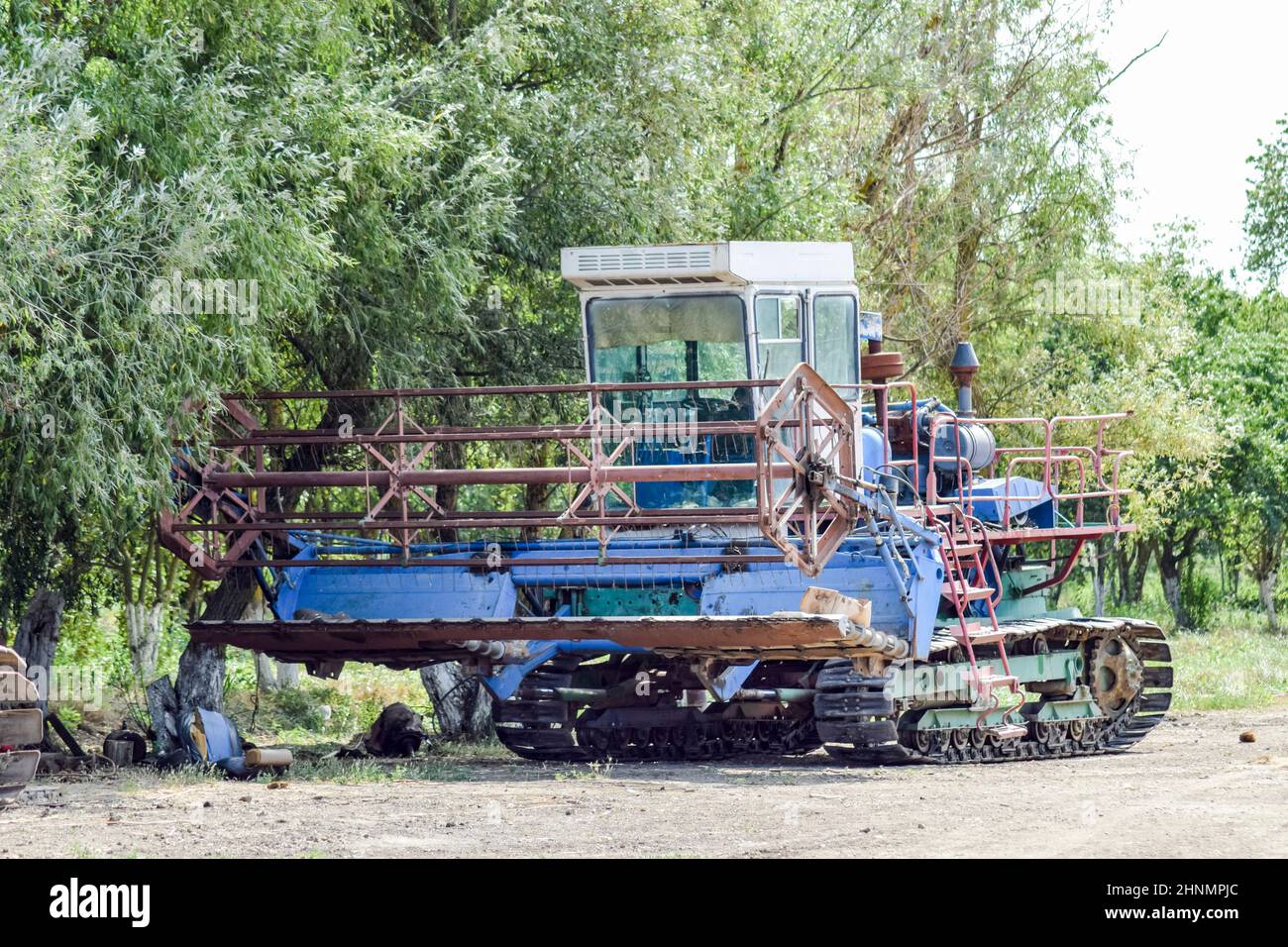 Rice Header Rice header combine harvester Stock Photo - Alamy