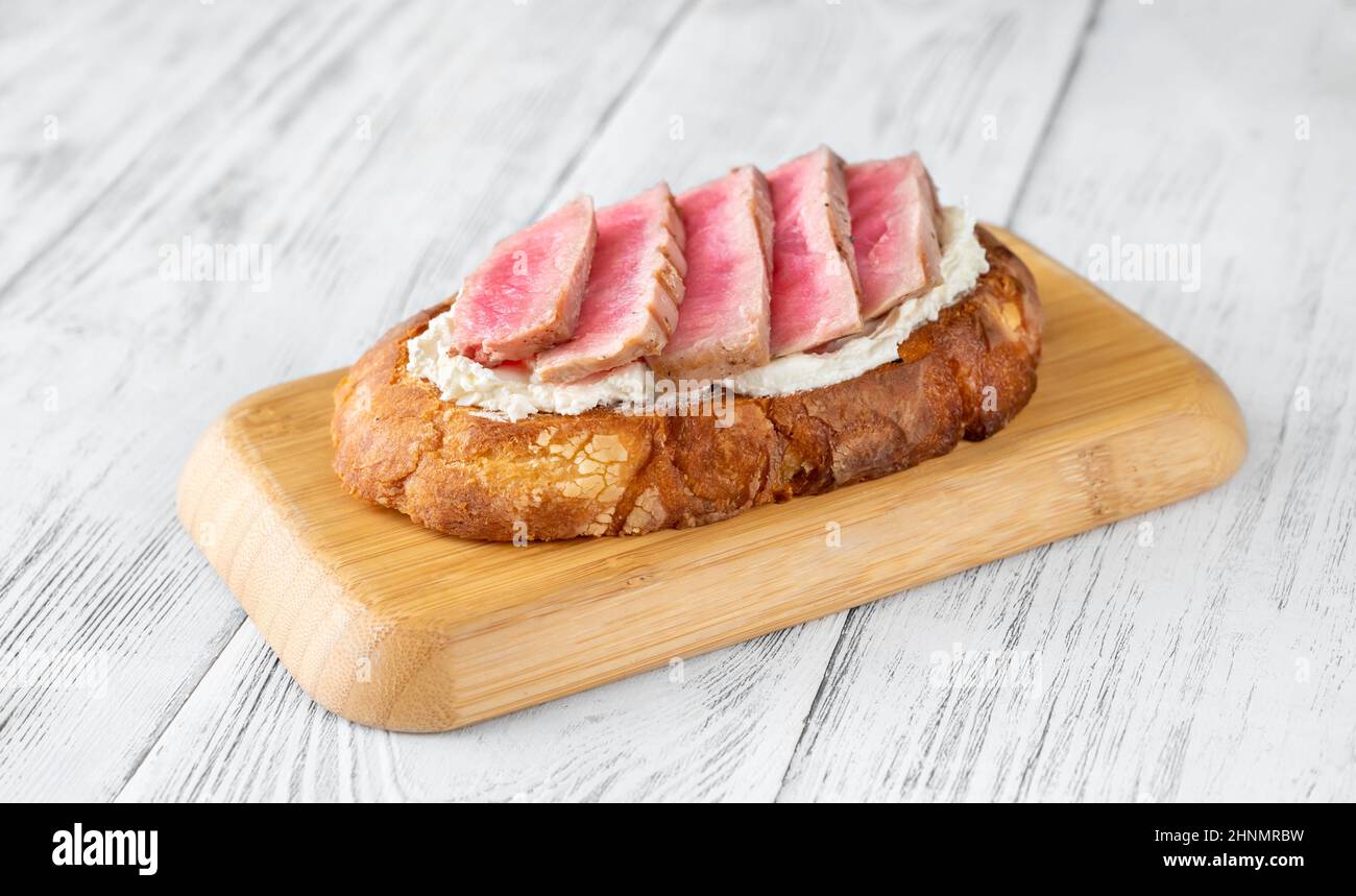 Sandwich with cream cheese and grilled tuna steak Stock Photo Alamy