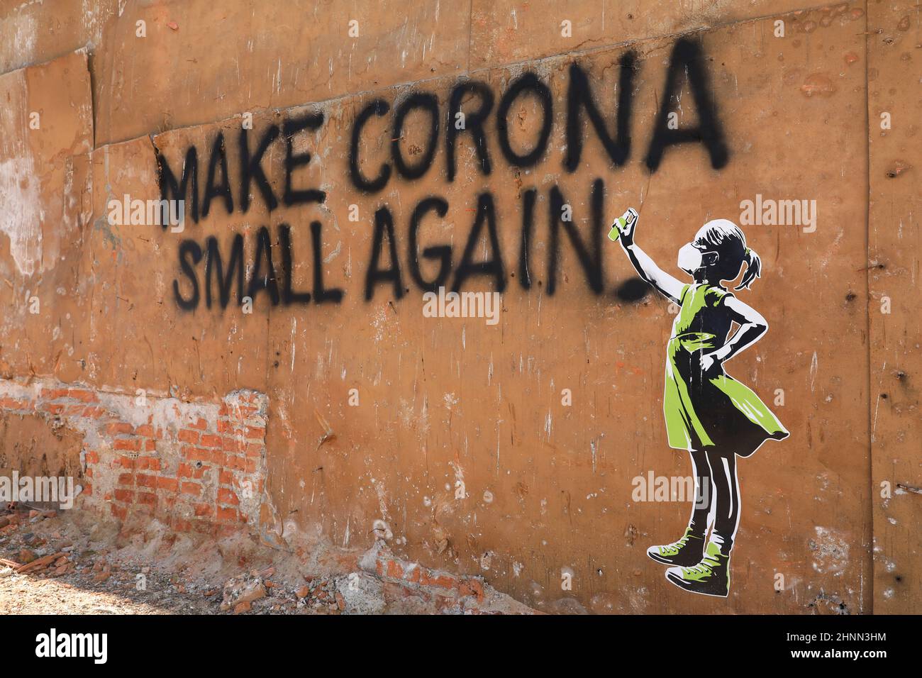 Westend-Make Corona Small Again Graffiti on the Schwanthalerhöhe in Munich Stock Photo