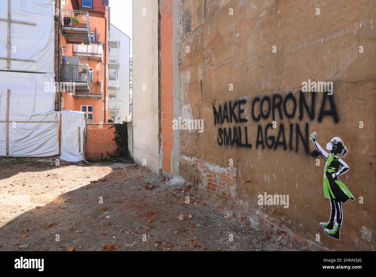 Westend-Make Corona Small Again Graffiti on the Schwanthalerhöhe in Munich Stock Photo