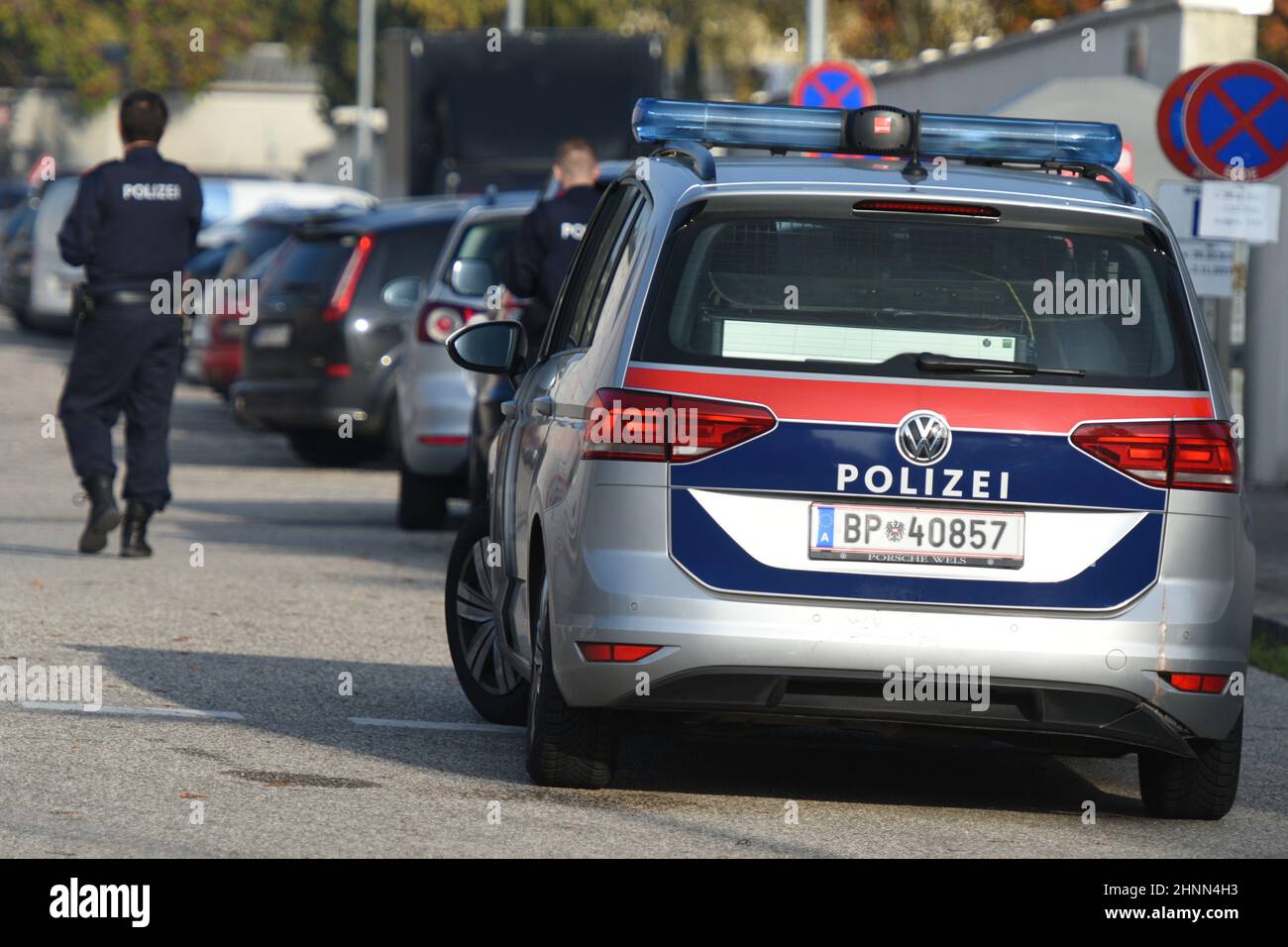 Polizeikontrolle in Wels, Oberösterreich, Österreich, Europa - Police control in Wels, Upper Austria, Austria, Europe Stock Photo