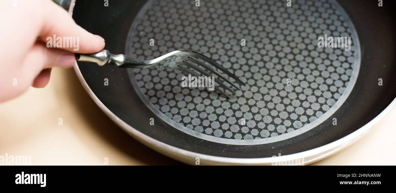The fork scratches the pan, nonstick coating, how to choose a good pan