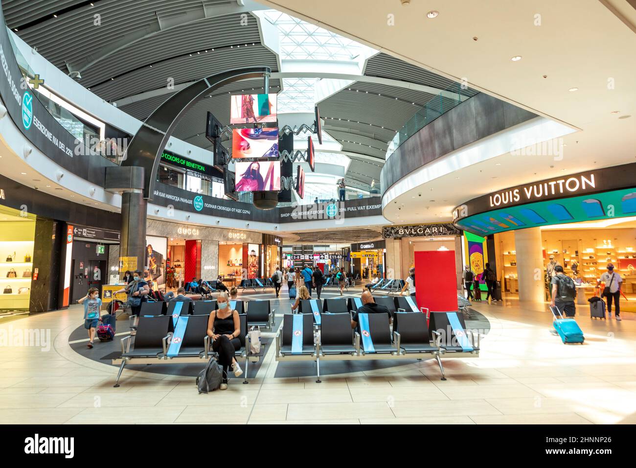 Airport duty free alcohol hi res stock photography and images Page 2 Alamy