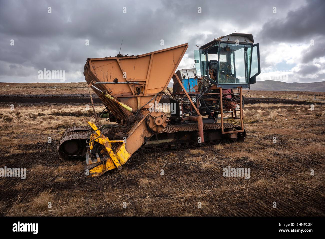 Turf sale cutting machine