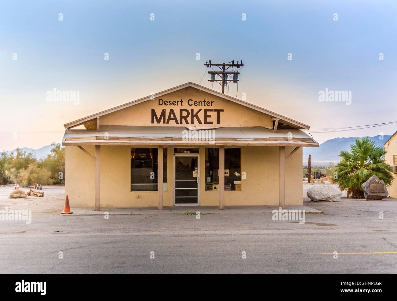 closed Super market at the small village of Desert Center, USA Stock Photo