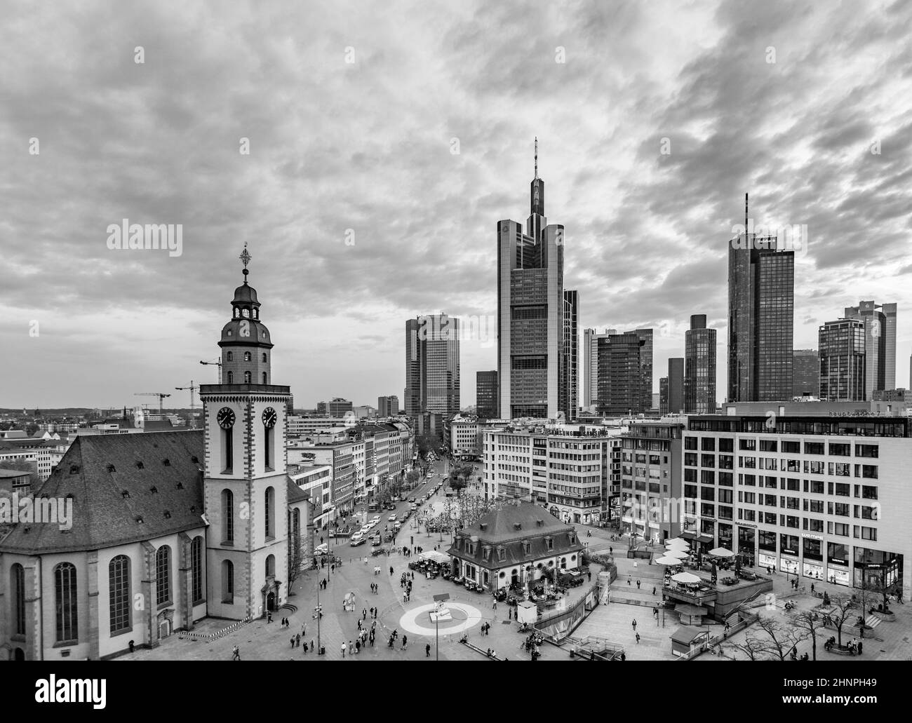 Germany skyline frankfurt main Black and White Stock Photos & Images ...
