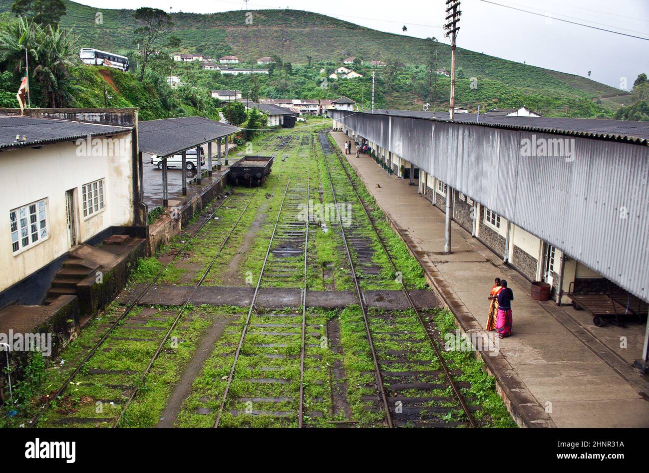 riding by train the scenic mountain track from Nuwarelia to Colombo Stock Photo