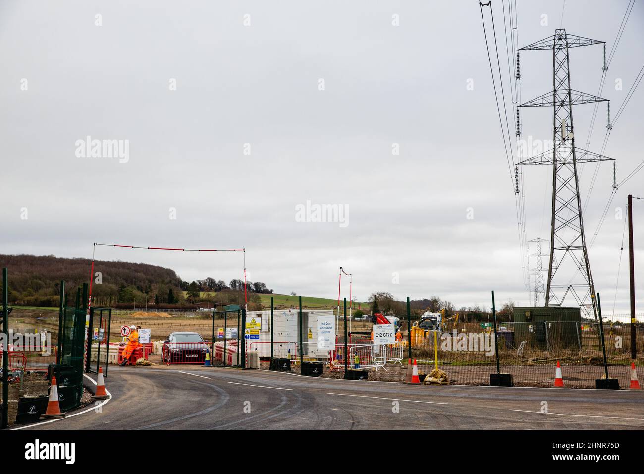 Wendover, UK. 9th February, 2022. Preparatory works for the Small Dean viaduct section of the HS2 high-speed rail link are pictured alongside the A413. Credit: Mark Kerrison/Alamy Live News Stock Photo