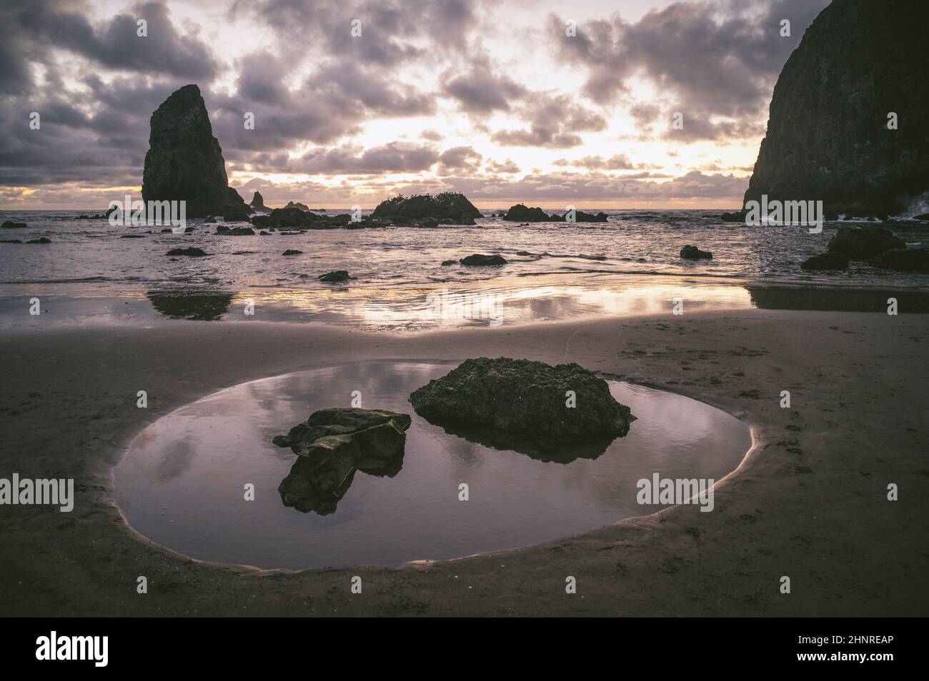 Low tide at Cannon Beach on The Oregon Coast Stock Photo Alamy