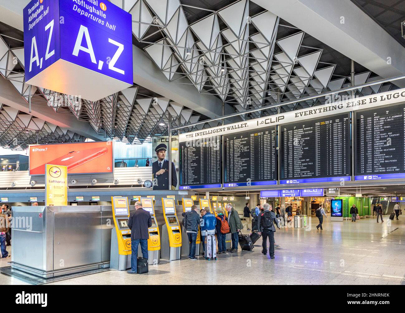 Inside frankfurt airport hi-res stock photography and images - Alamy