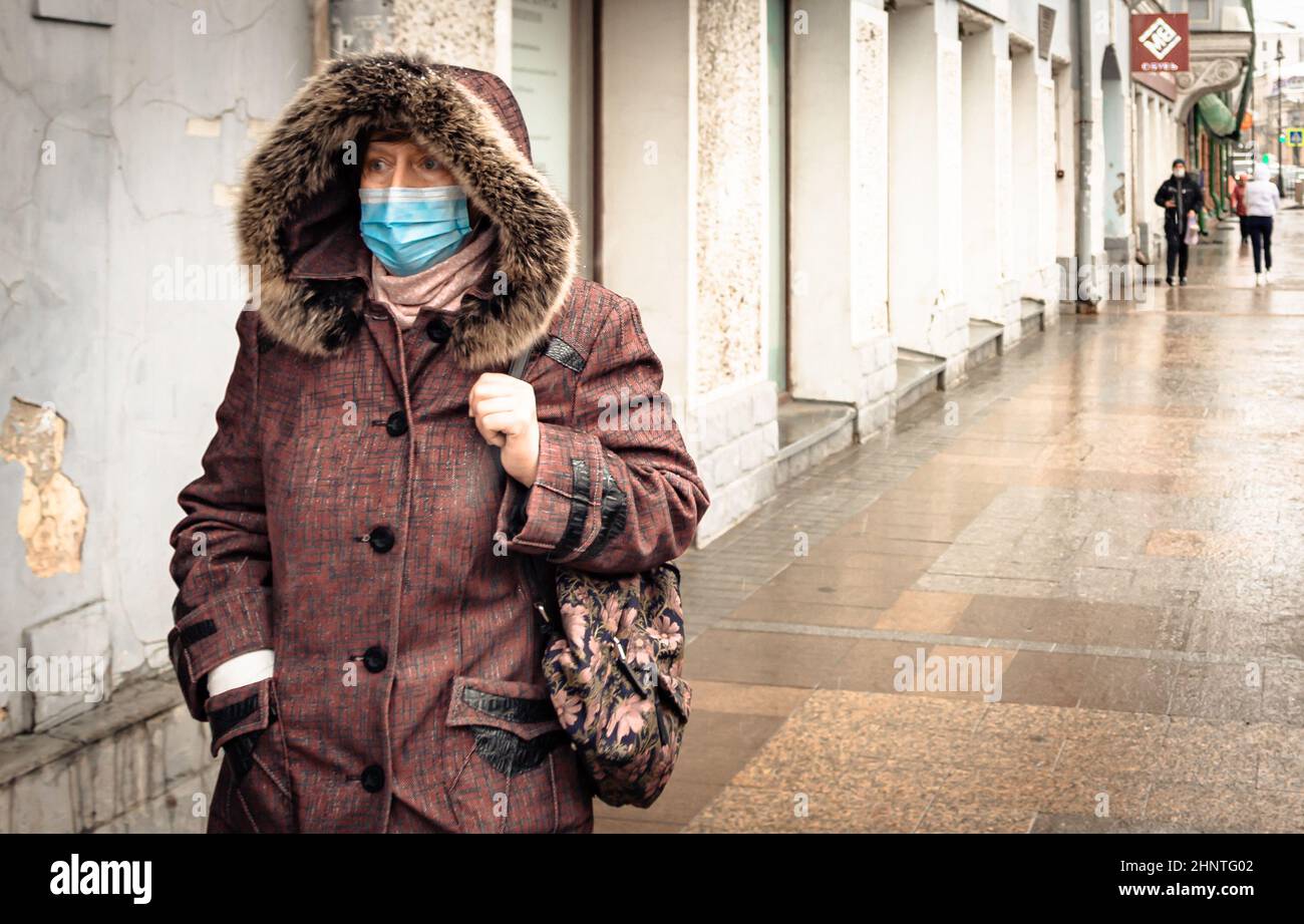 Woman medical mask hi-res stock photography and images - Alamy