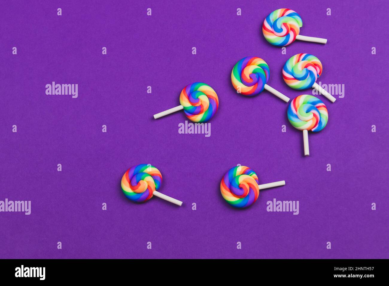 Purple swirl lollipops hi-res stock photography and images - Alamy