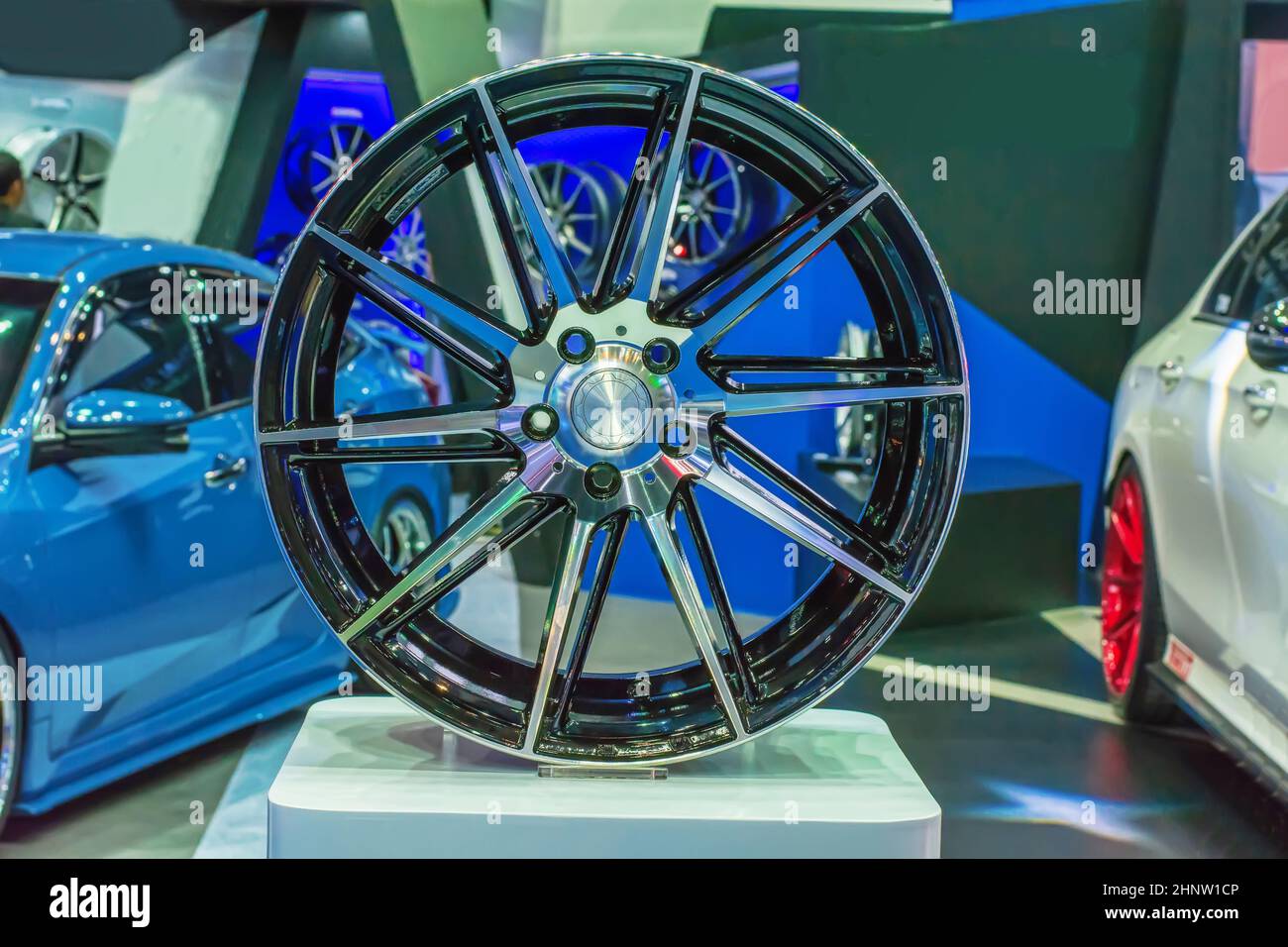 Magnesium wheels hires stock photography and images Alamy