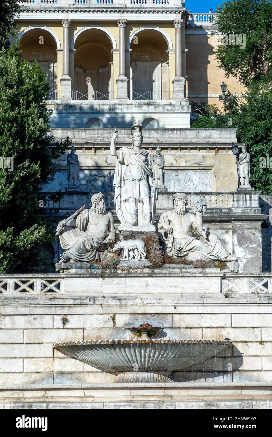Goddess of rome fountain hi-res stock photography and images - Alamy
