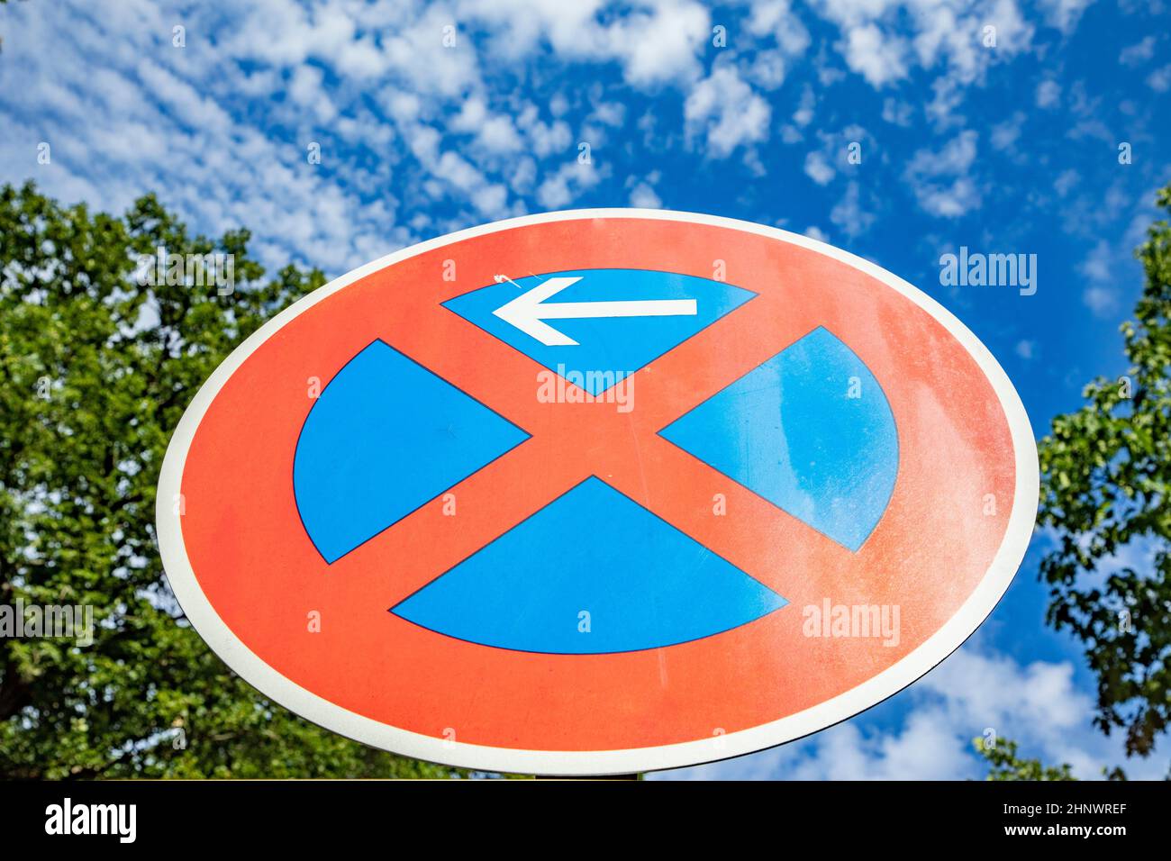 no stopping sign under clear blue sky Stock Photo - Alamy