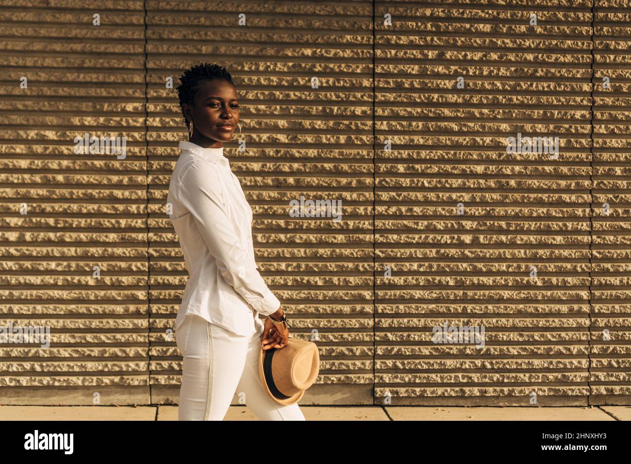 African afro woman hat hi-res stock photography and images - Alamy