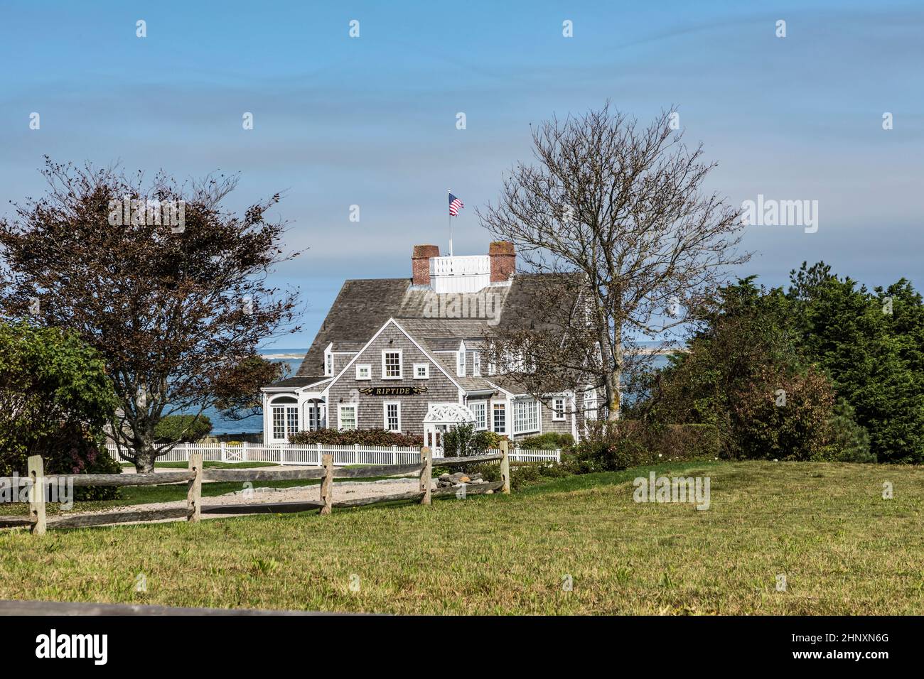 old riptide building in Chatham on the island of Cape cod Stock Photo ...
