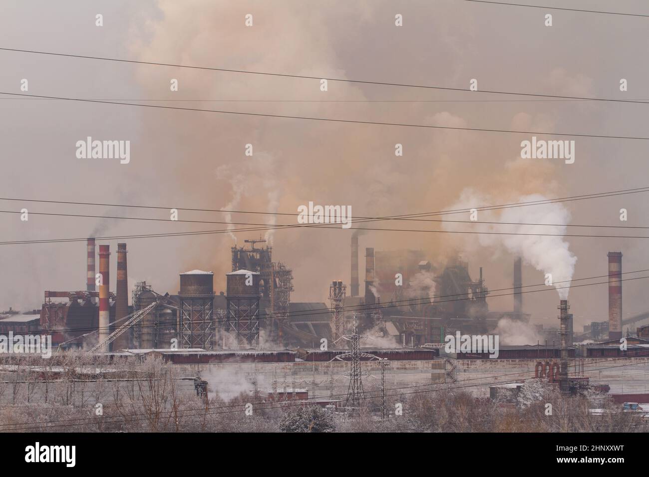 factory smoke pollution, environmental problems and air pollutio Stock ...