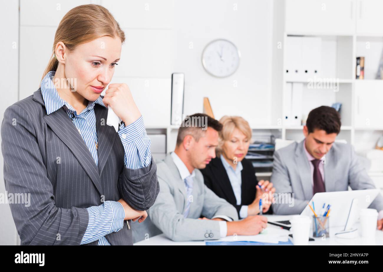 Group of people crying hi-res stock photography and images - Alamy