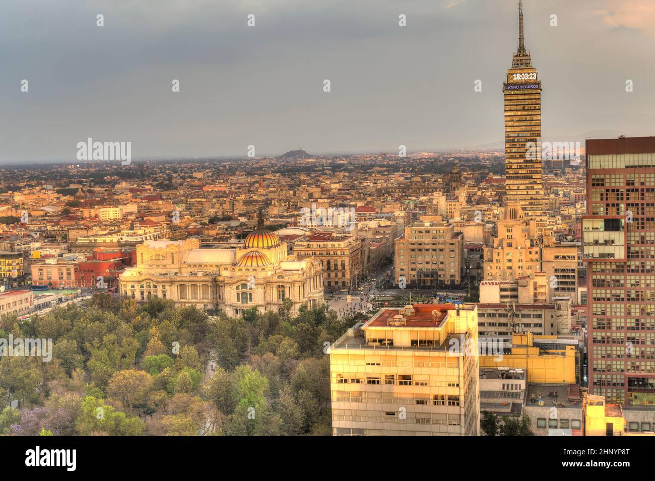 Skyscrapers mexico hi-res stock photography and images - Alamy