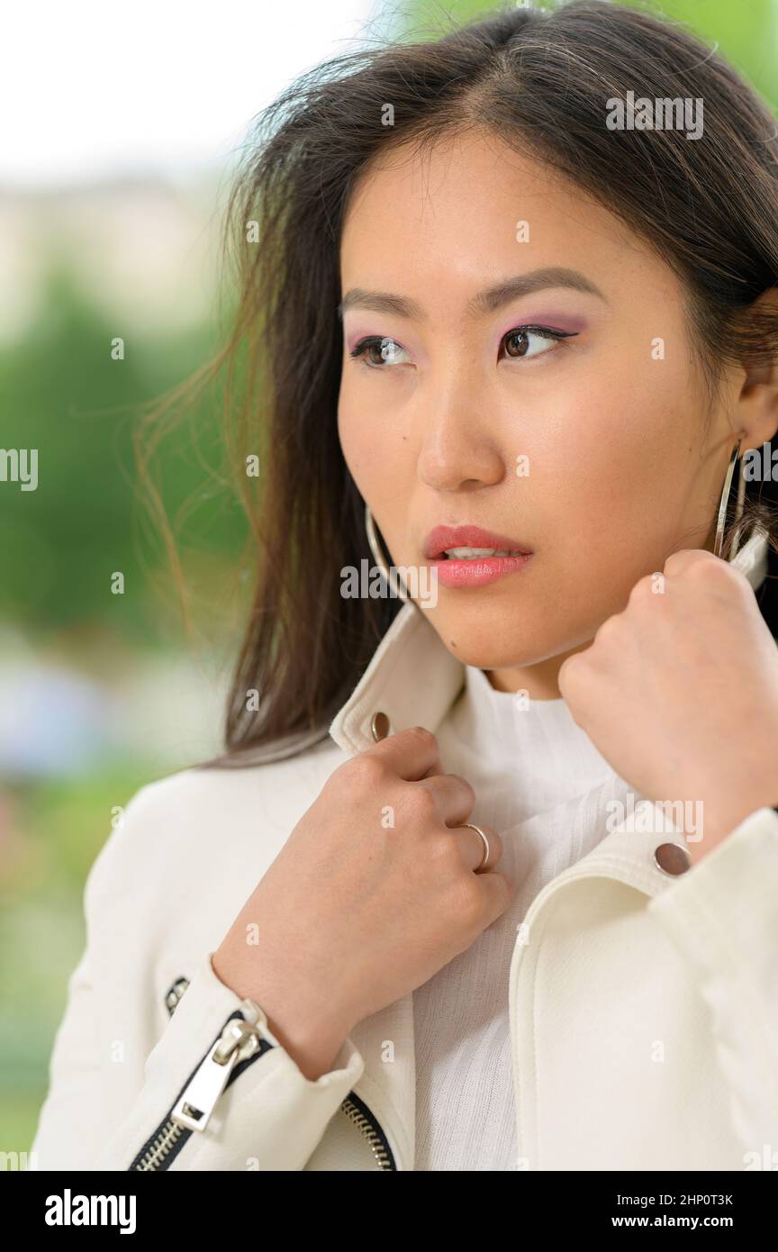 Mongolian lady hi-res stock photography and images - Alamy