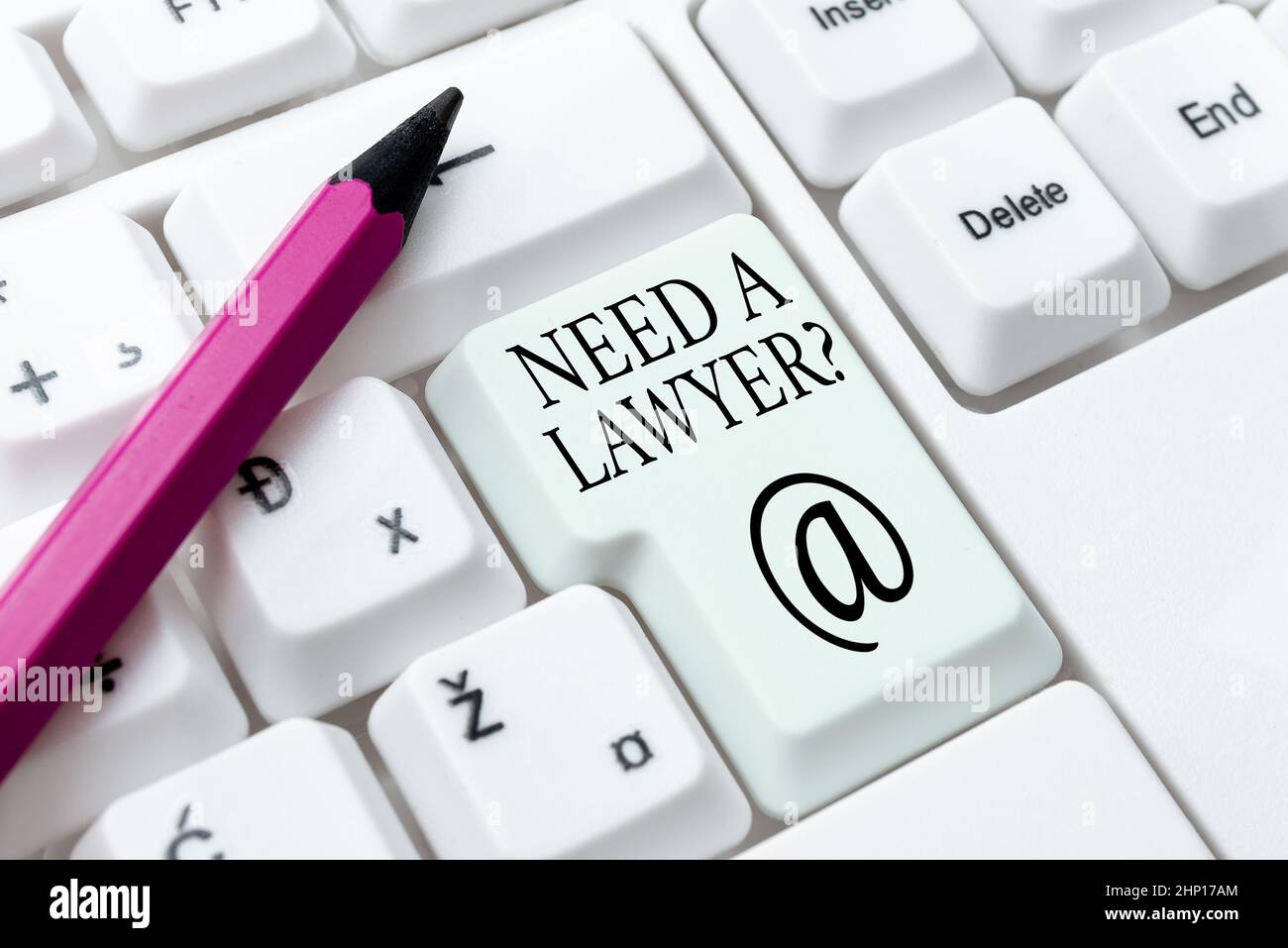 Freewrite traveler. Печатная машинка freewrite. Компьютер спиной руки бумаги ручка. Freewrite traveler. Writing device.