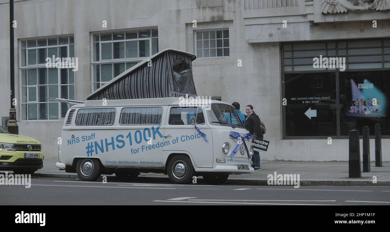 London, UK - 01 22 2022:  Camper van parked at Portland Place with ‘NHS Staff, NHS100K, For Freedom Of Choice’, for the ‘World Wide Rally For Freedom'. Stock Photo